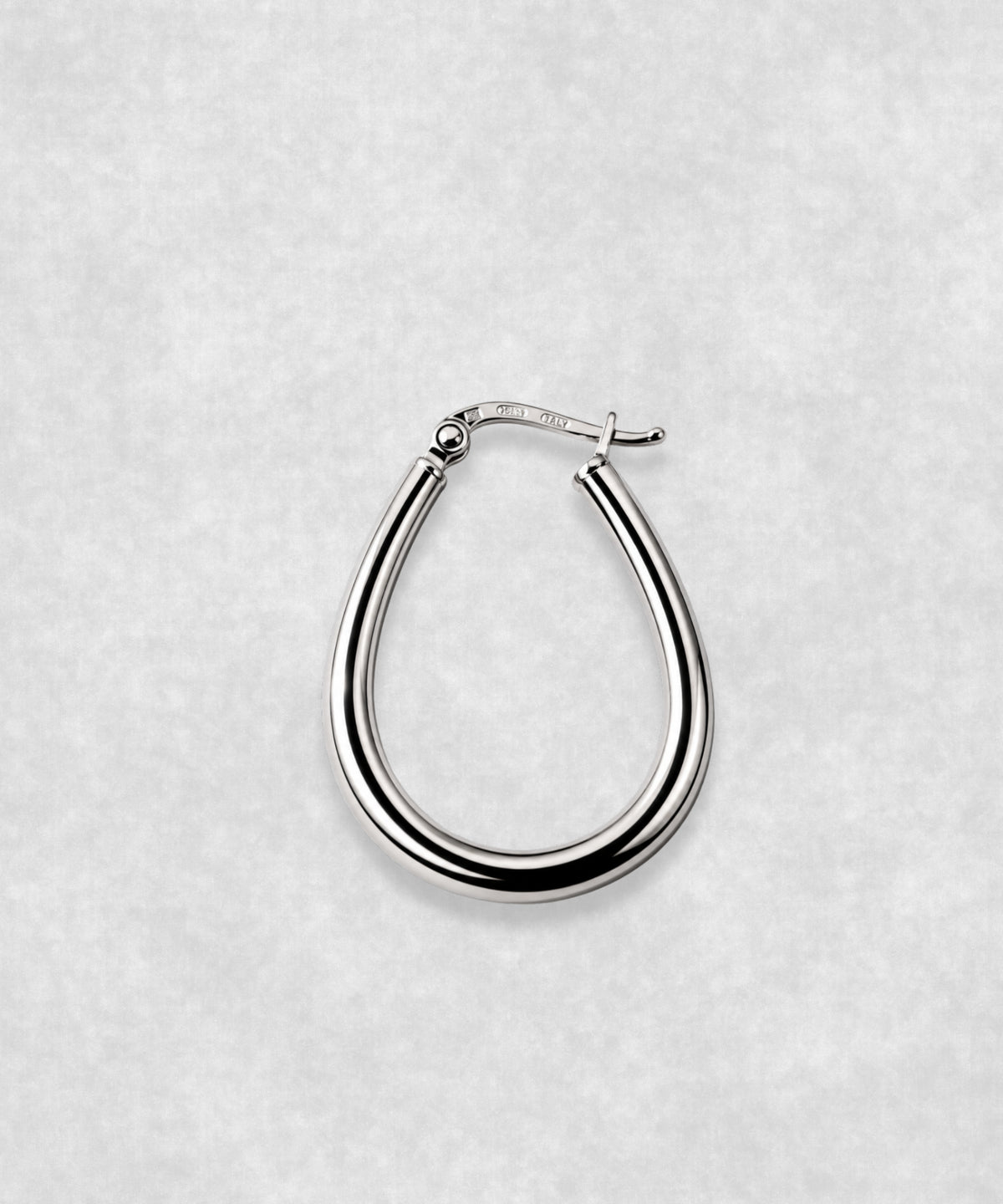 Side view close-up of oval hoop earrings in 925 sterling silver – detailed polished finish and clasp mechanism